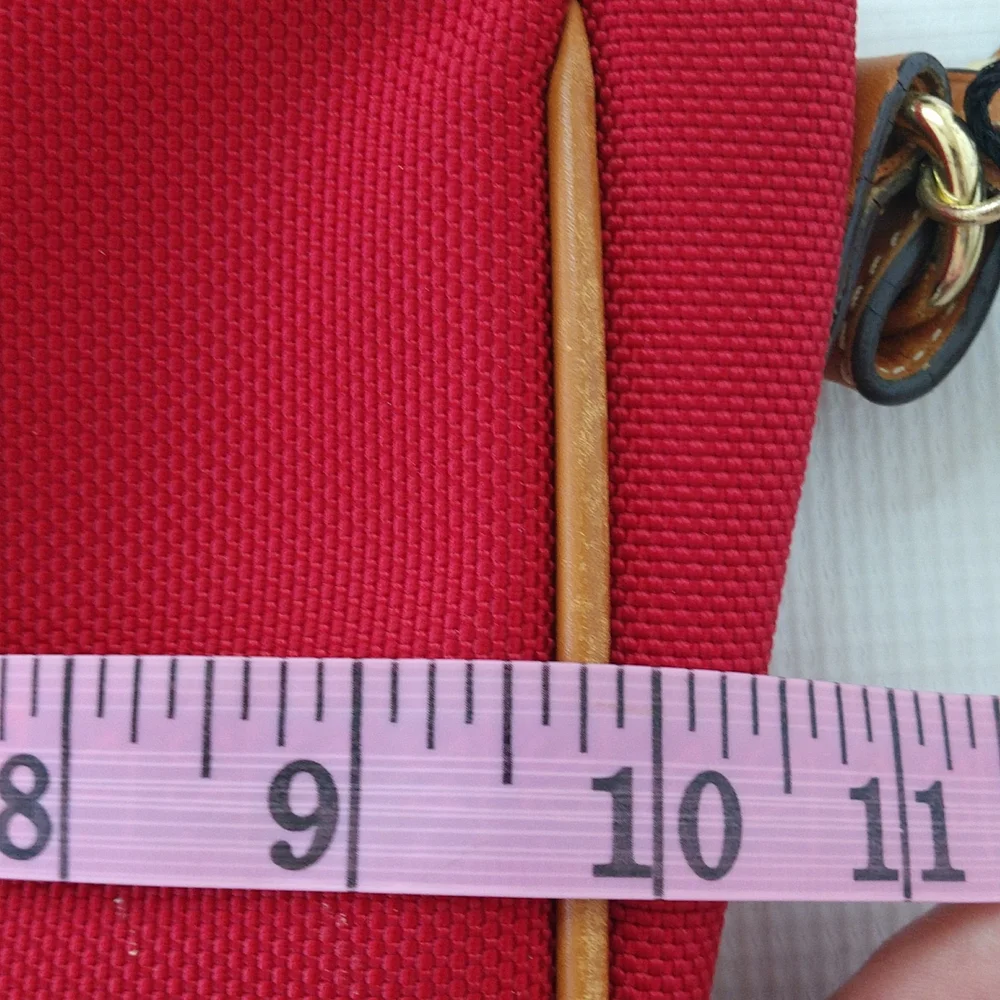 Weaver West red canvas bag. Size 9 3/4